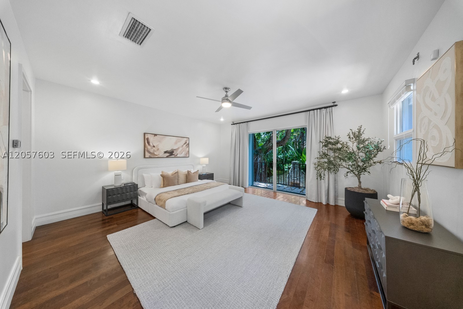 SUNSHINE VILLAS - Residential