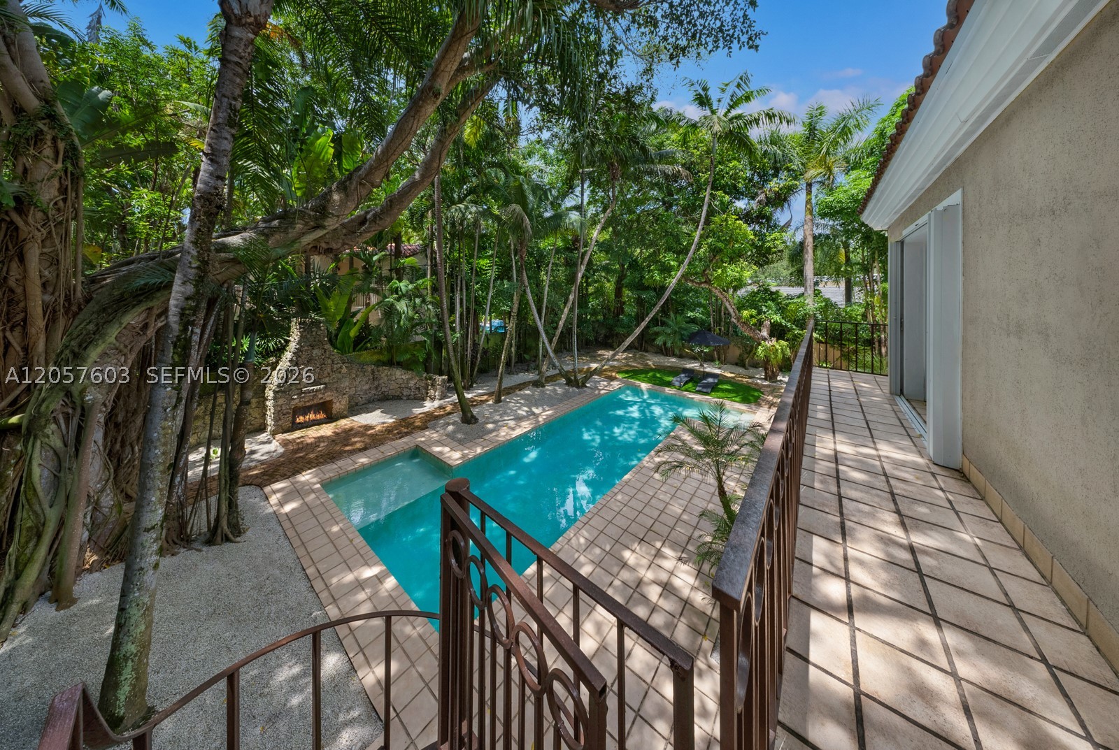 SUNSHINE VILLAS - Residential