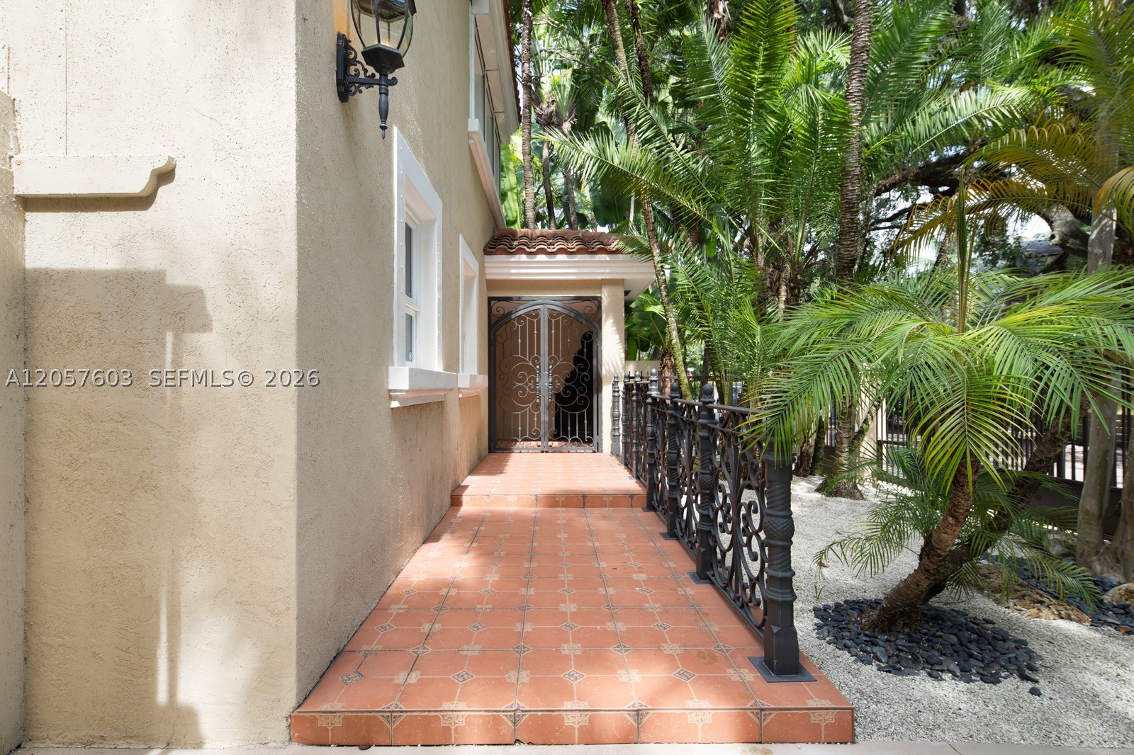 SUNSHINE VILLAS - Residential