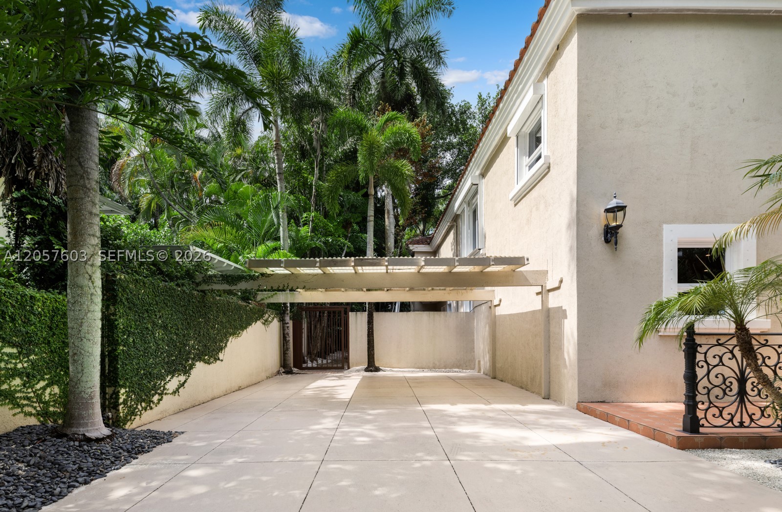 SUNSHINE VILLAS - Residential