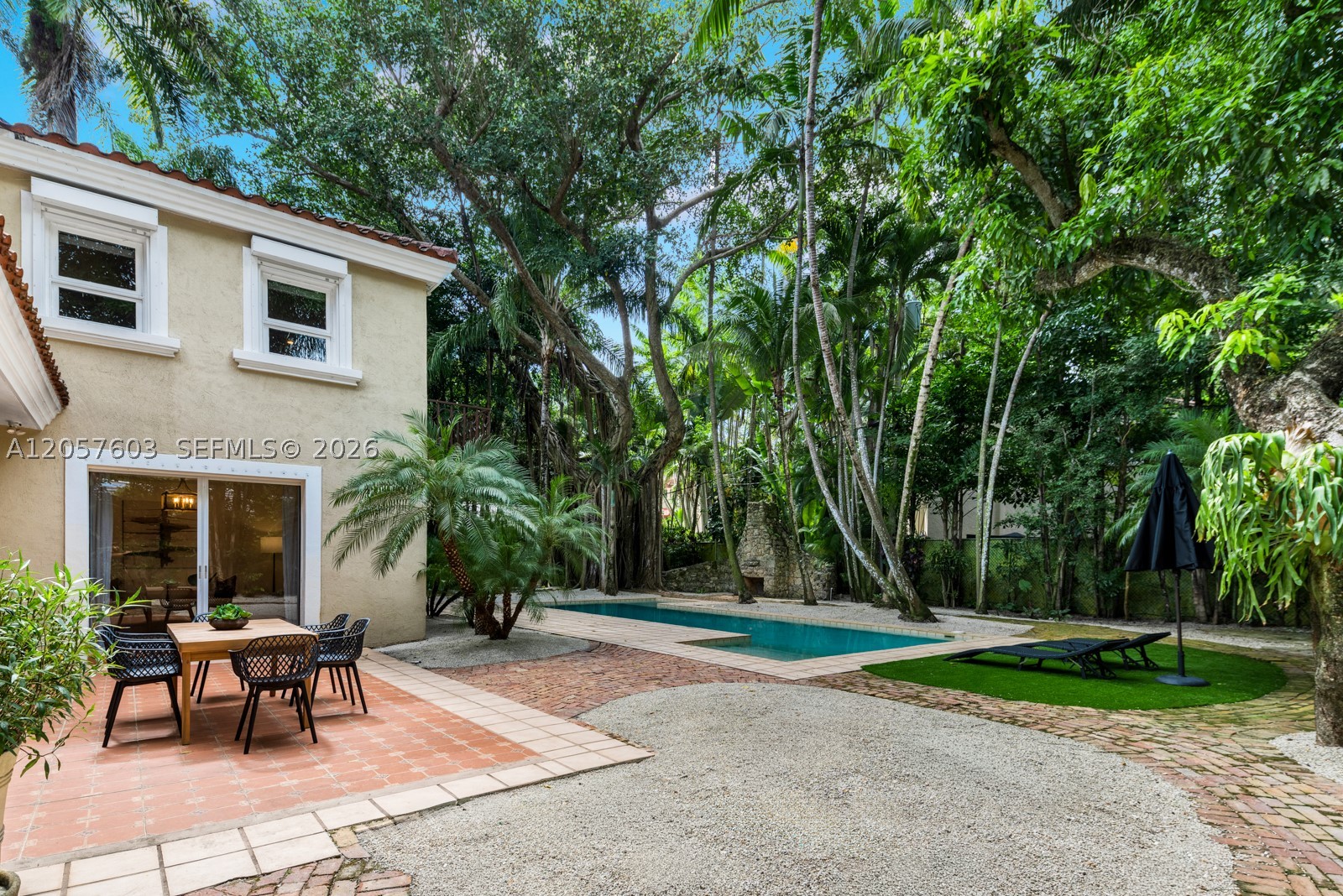 SUNSHINE VILLAS - Residential