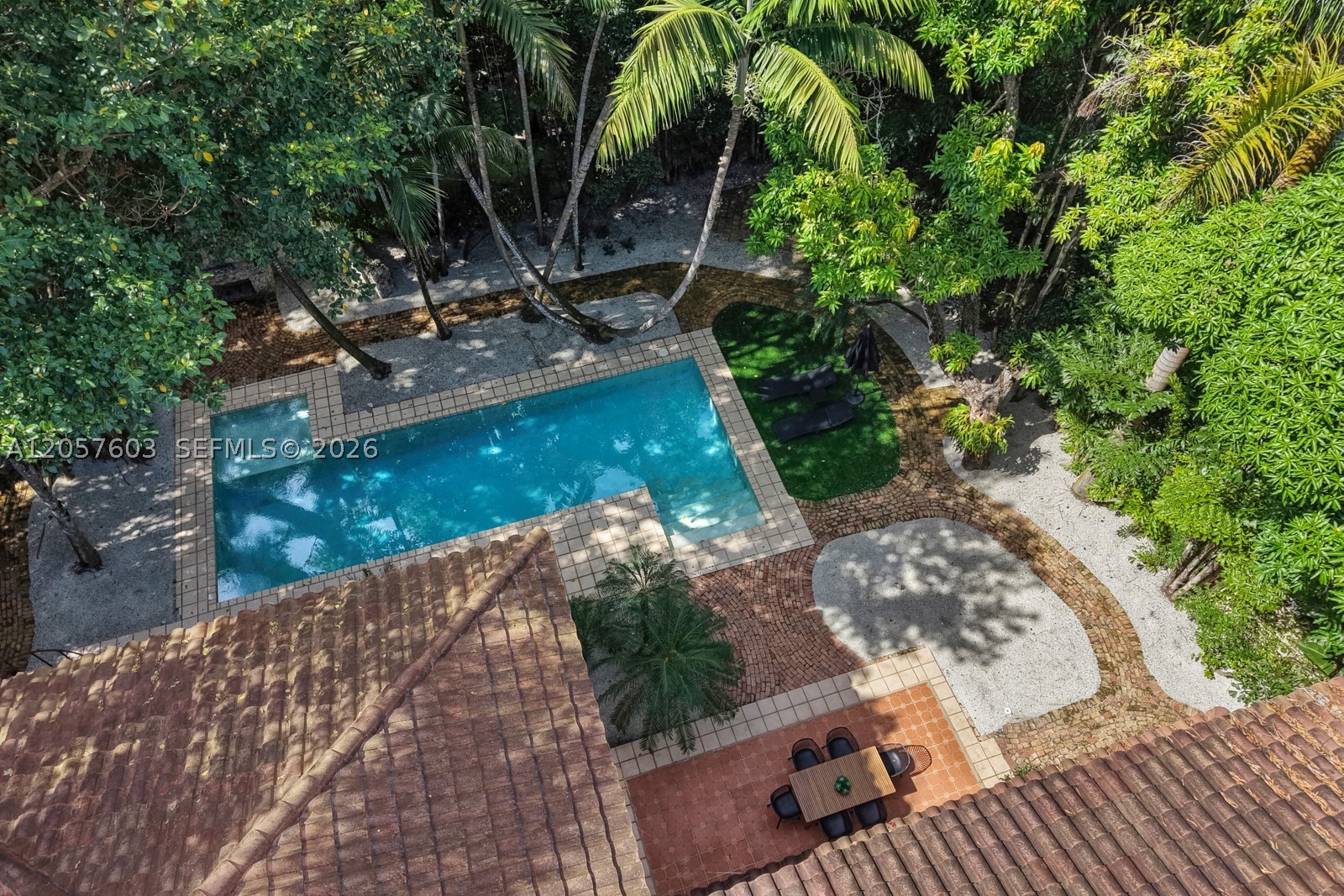 SUNSHINE VILLAS - Residential