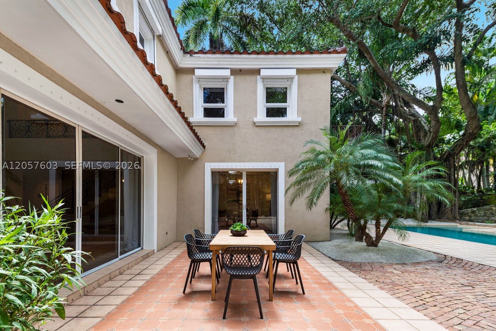 SUNSHINE VILLAS - Residential