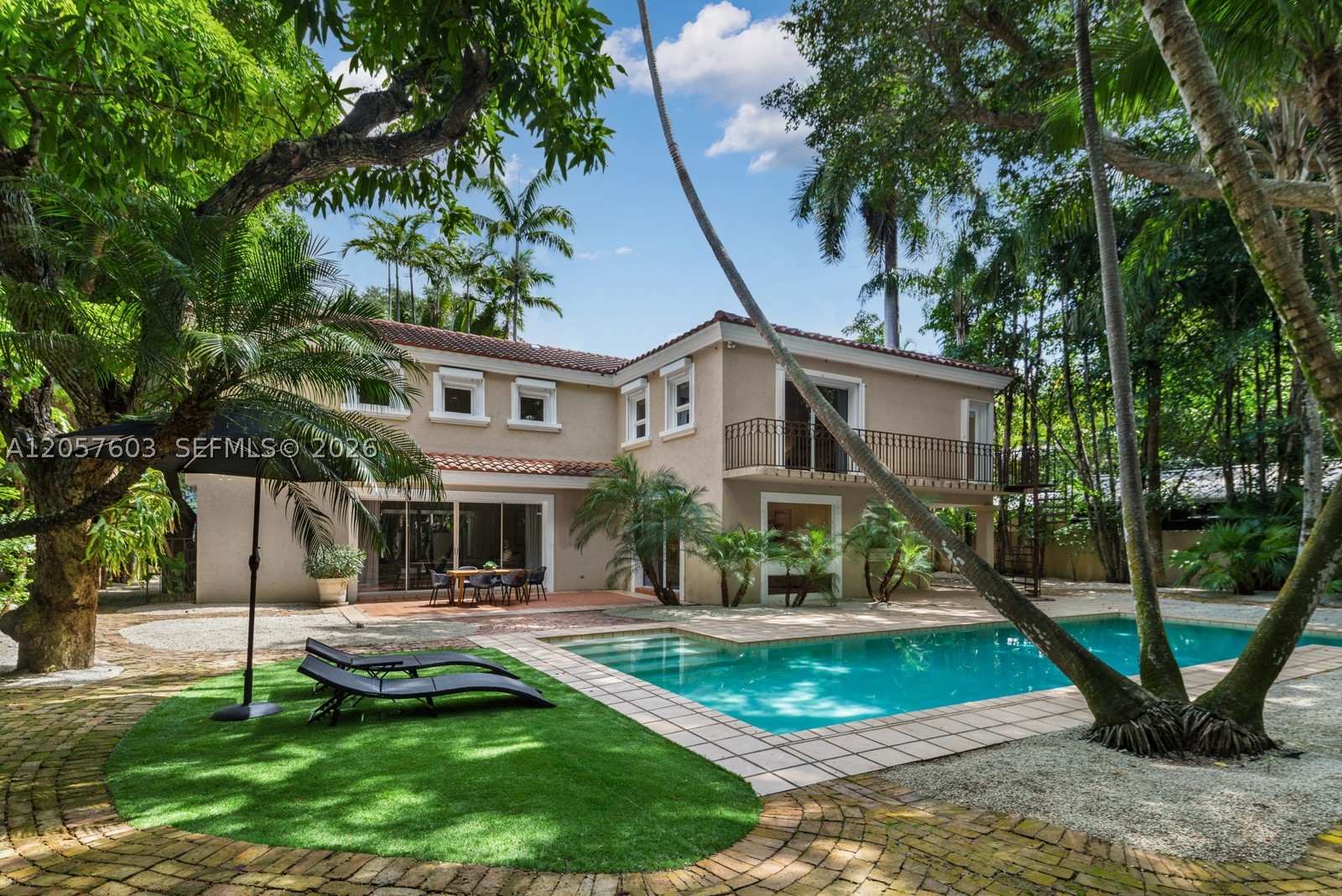 SUNSHINE VILLAS - Residential