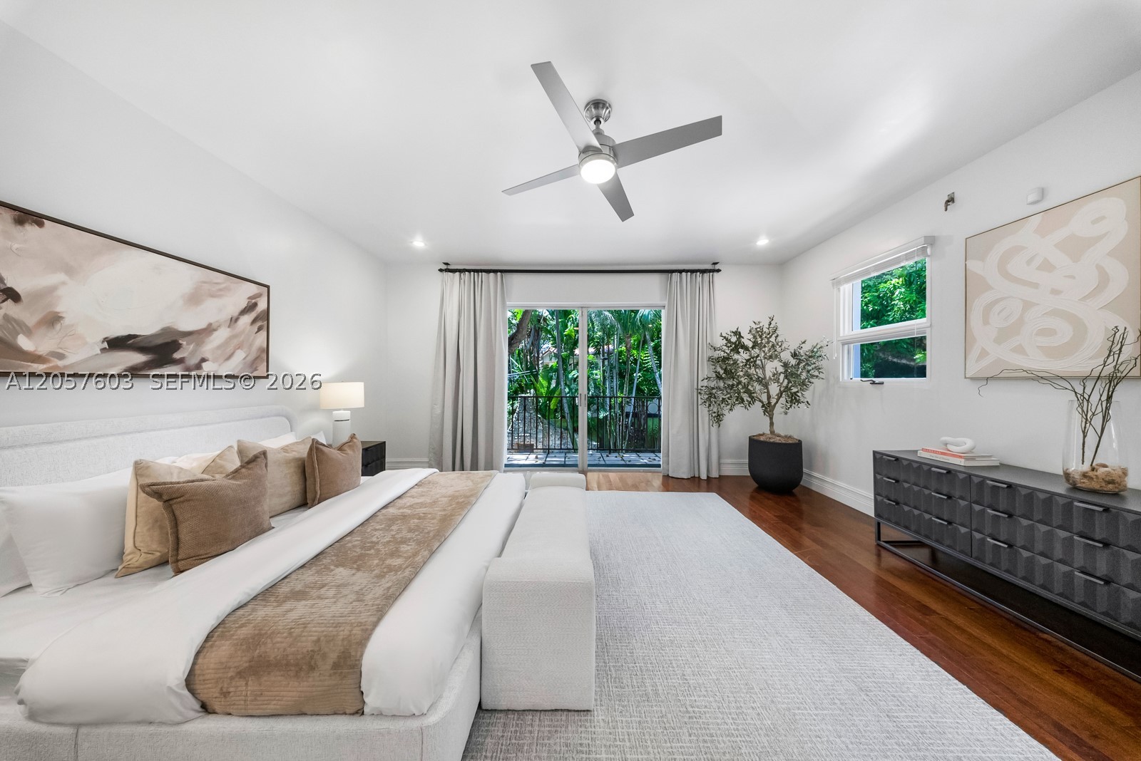 SUNSHINE VILLAS - Residential