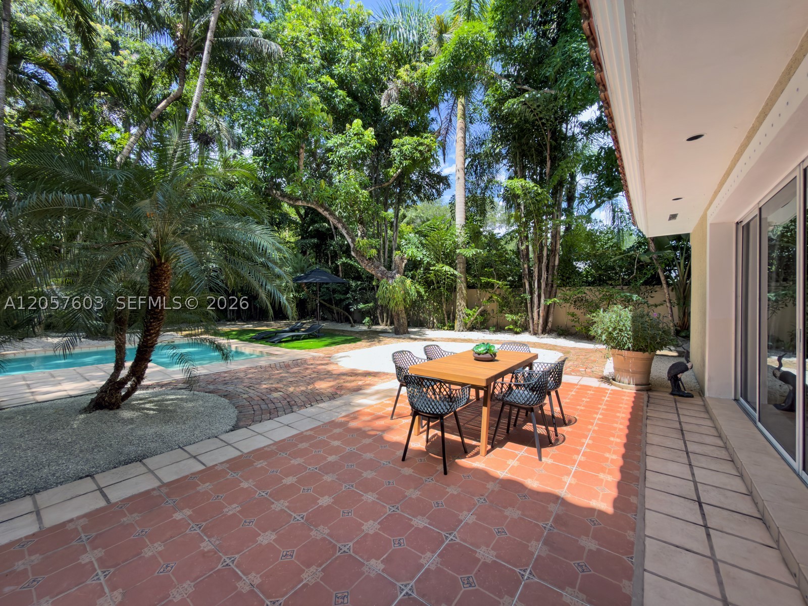 SUNSHINE VILLAS - Residential