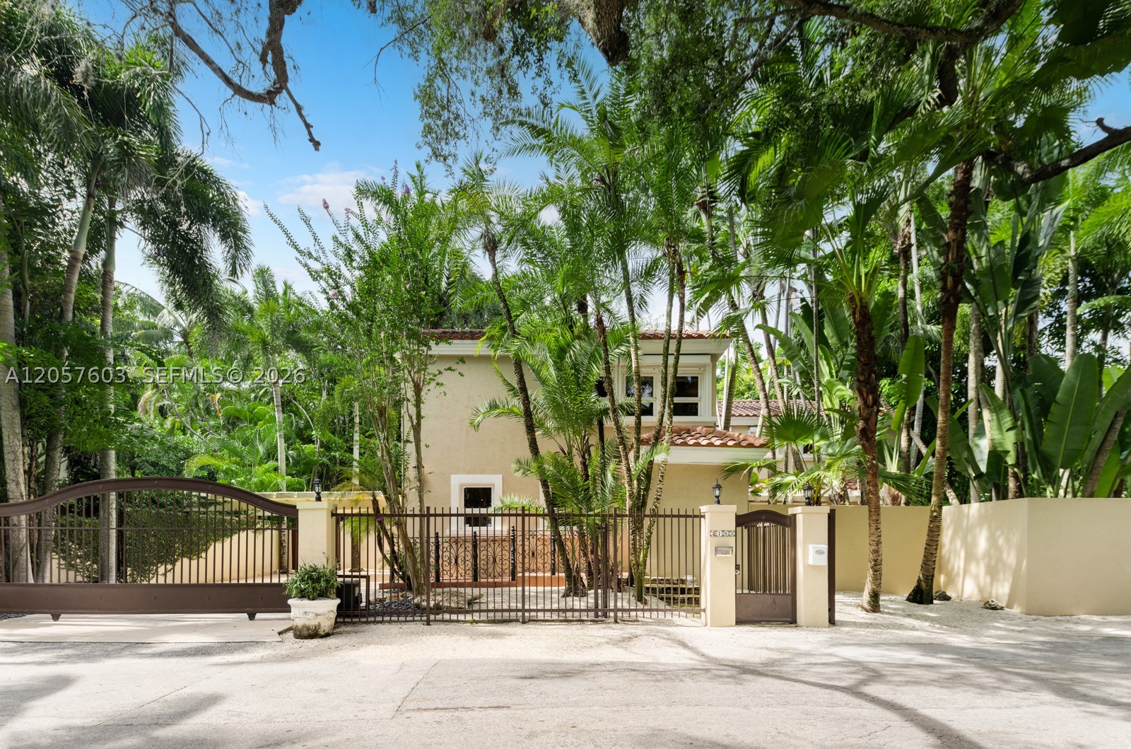 SUNSHINE VILLAS - Residential