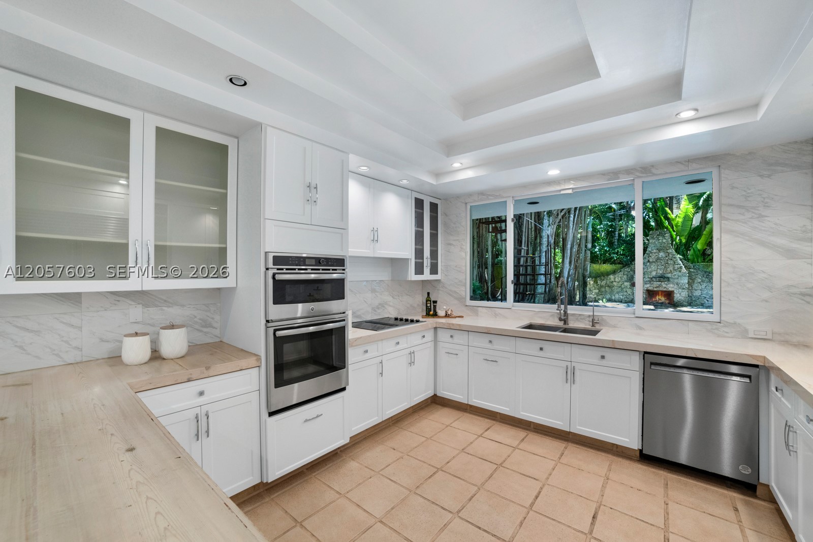 SUNSHINE VILLAS - Residential