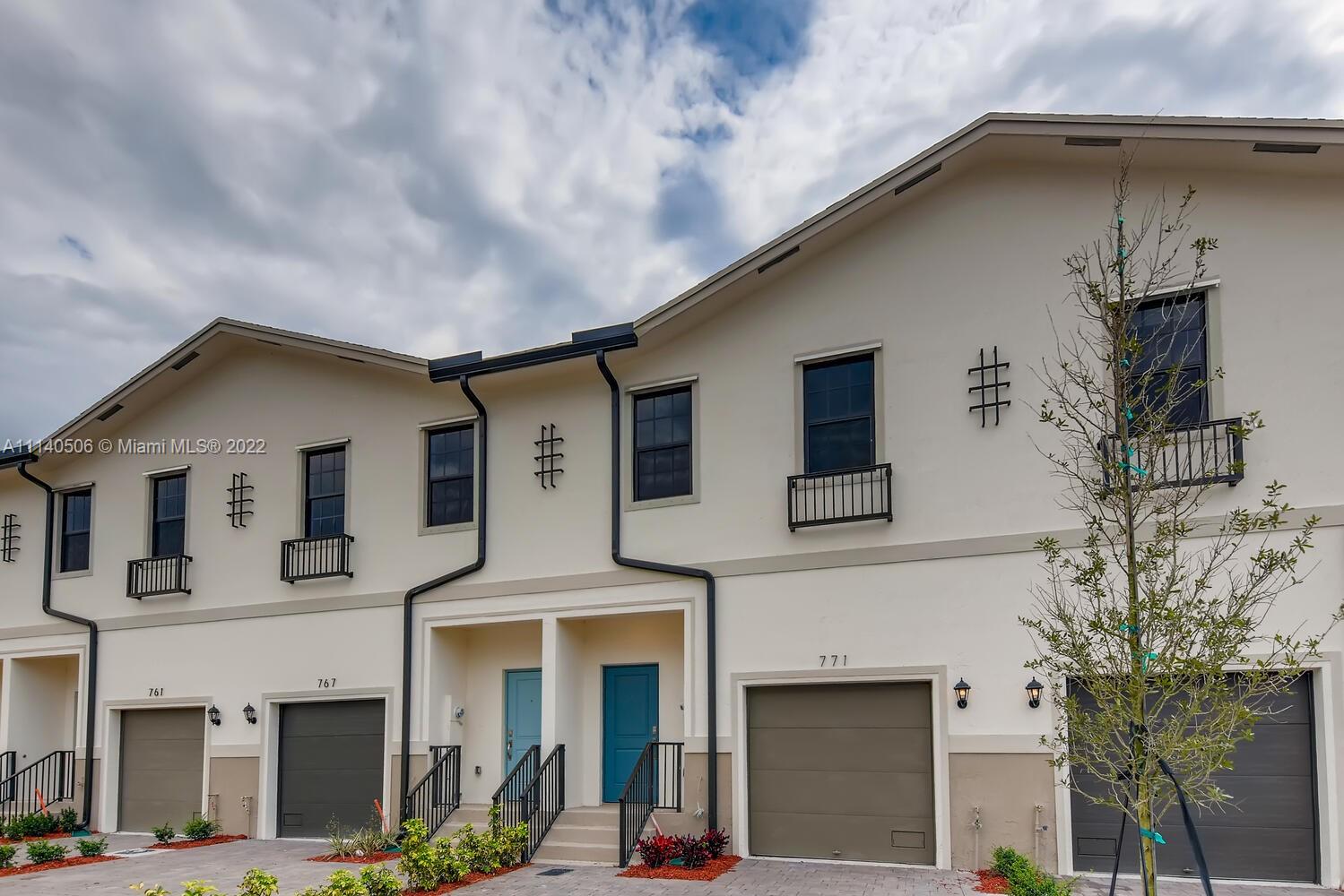Regal Palm Square - Residential