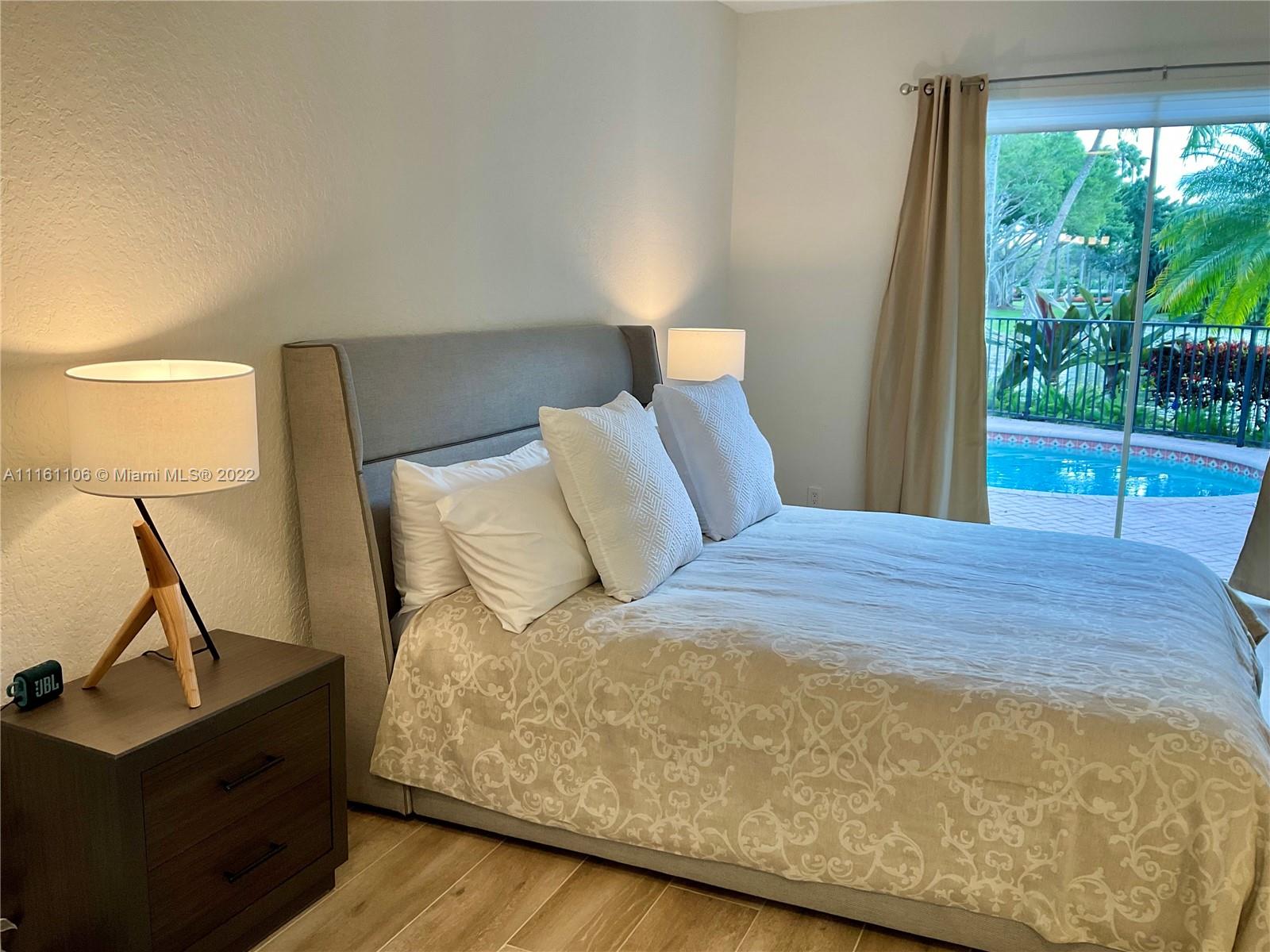 IBIS GOLF AND COUNTRY CLU - Residential Lease
