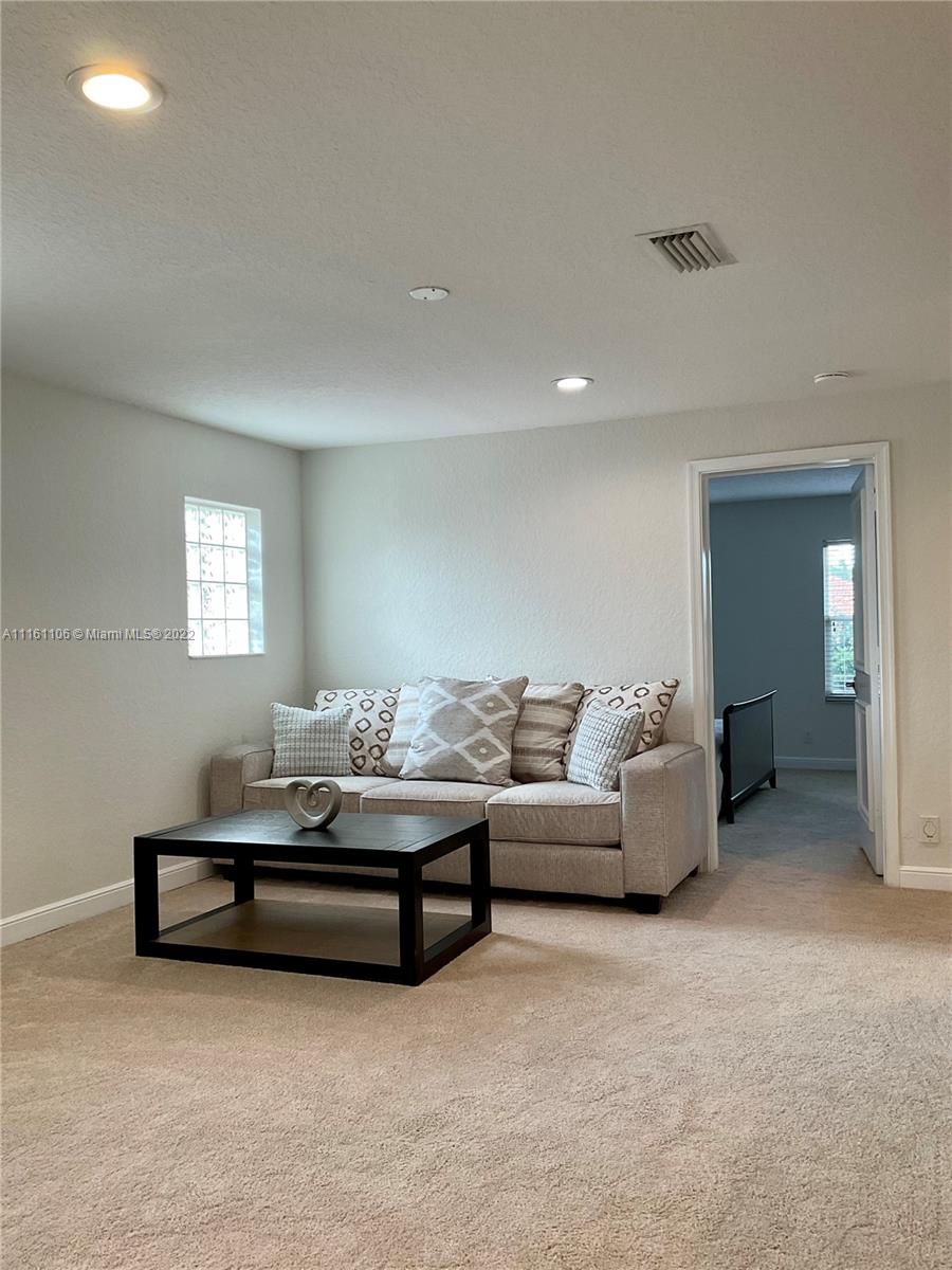 IBIS GOLF AND COUNTRY CLU - Residential Lease