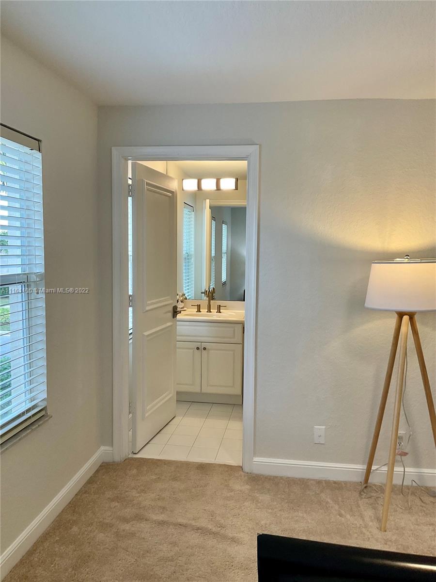 IBIS GOLF AND COUNTRY CLU - Residential Lease