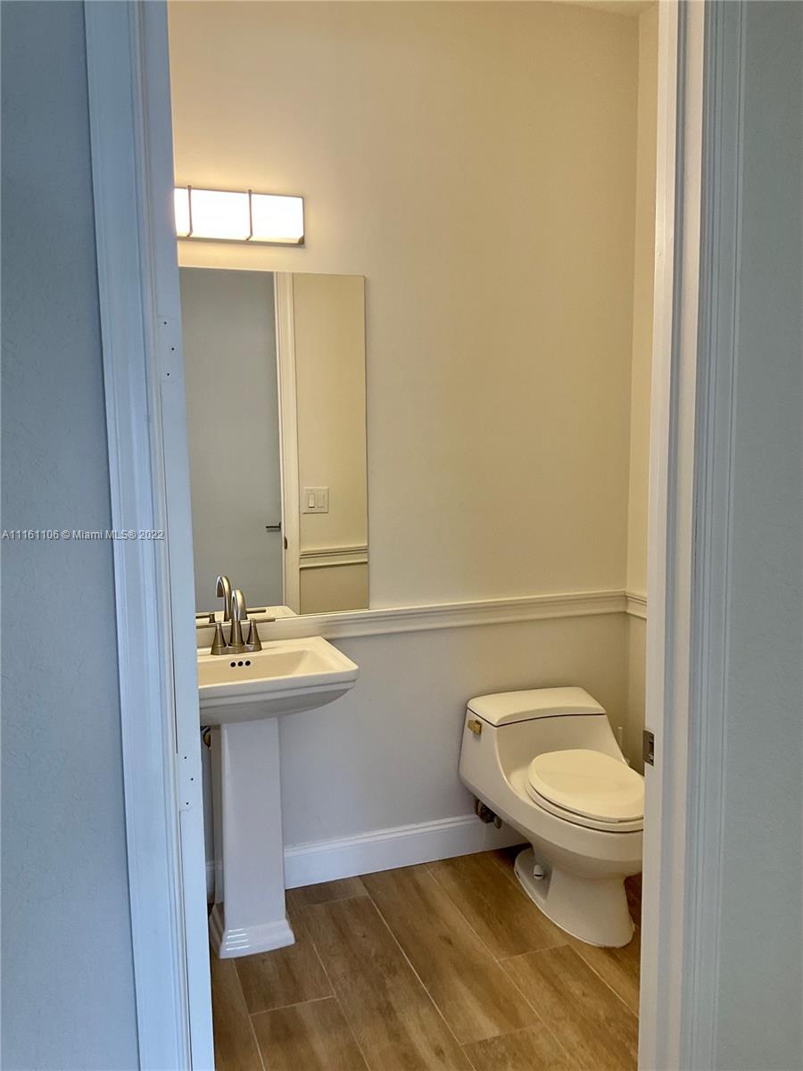 IBIS GOLF AND COUNTRY CLU - Residential Lease