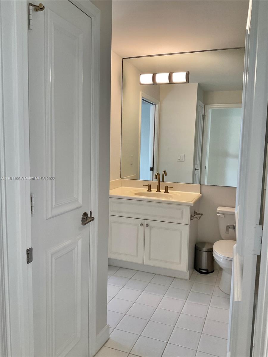 IBIS GOLF AND COUNTRY CLU - Residential Lease