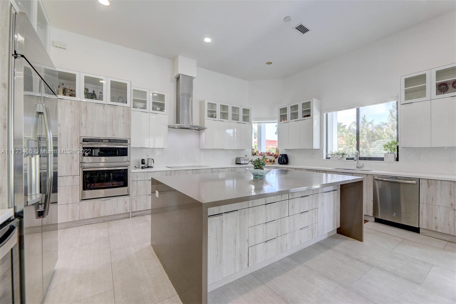 OAK RIDGE FALLS THIRD ADD - Residential