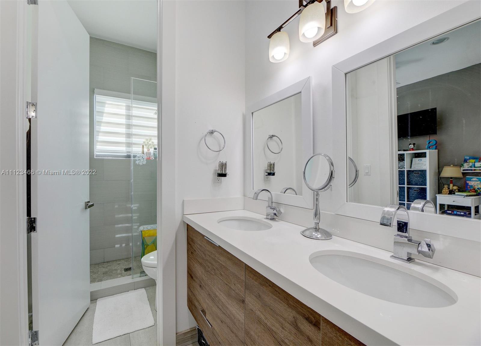 OAK RIDGE FALLS THIRD ADD - Residential