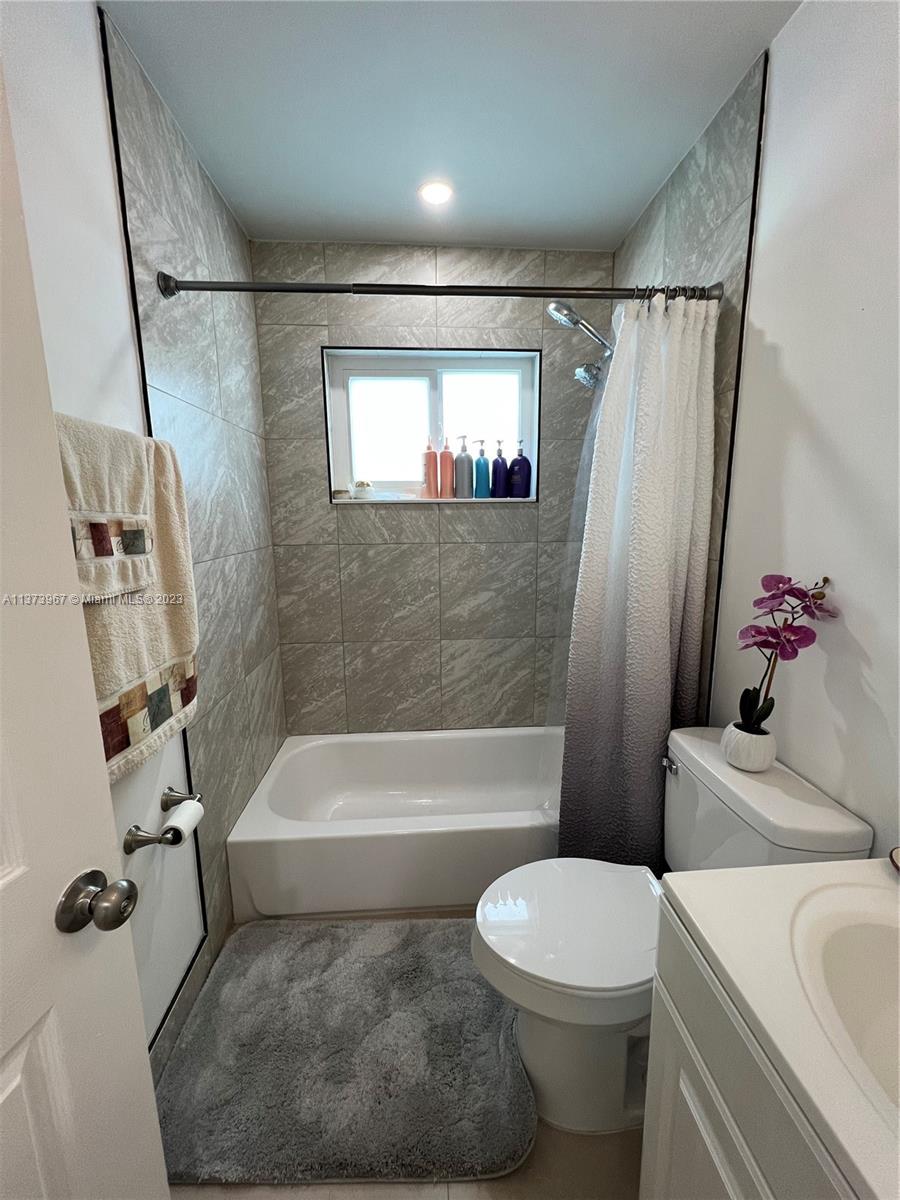 DRIFTWOOD ESTATES NO 3 - Residential Lease