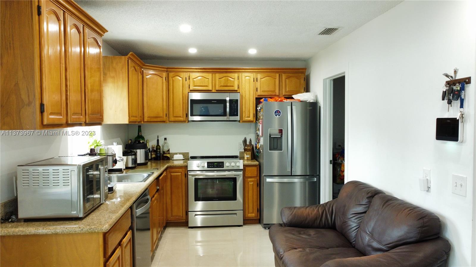 DRIFTWOOD ESTATES NO 3 - Residential Lease