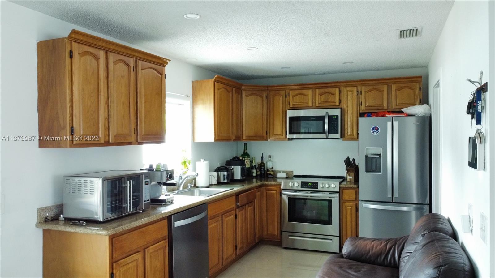 DRIFTWOOD ESTATES NO 3 - Residential Lease