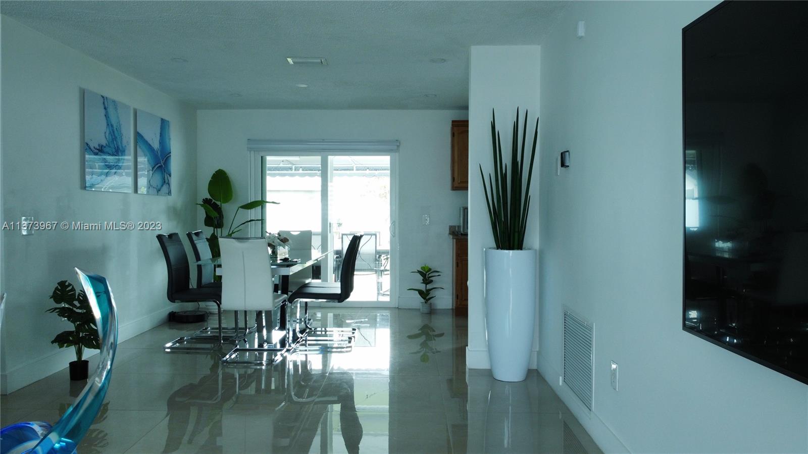 DRIFTWOOD ESTATES NO 3 - Residential Lease