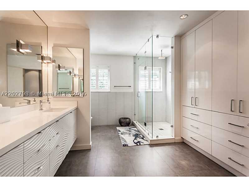CORAL GABLES RIVIERA SEC - Residential