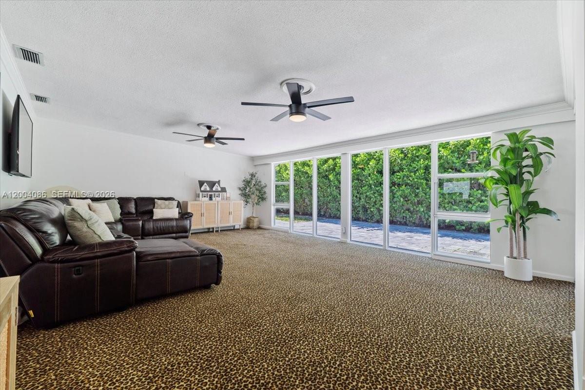 CORAL RIDGE COUNTRY CLUB - Residential
