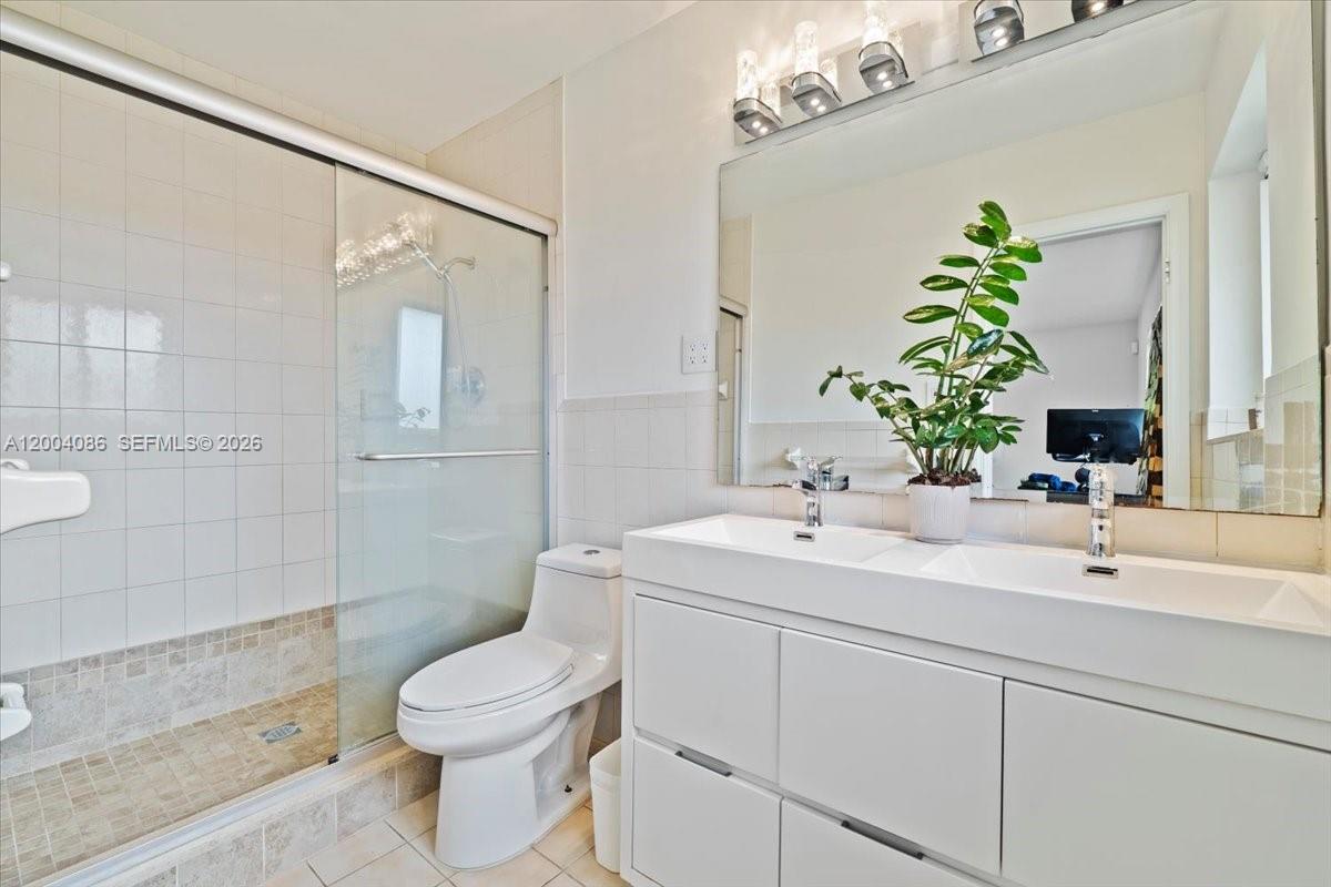 CORAL RIDGE COUNTRY CLUB - Residential