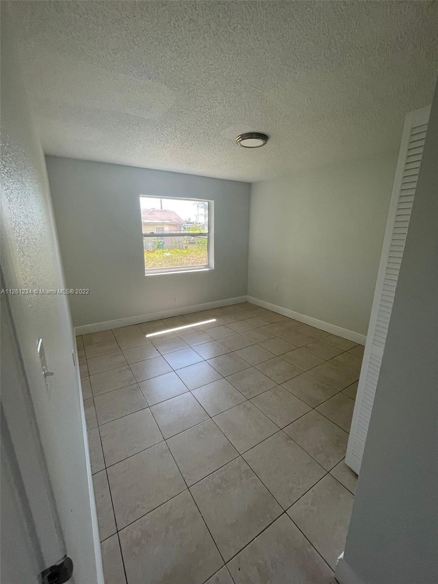 PINE WOOD PK - Residential Lease