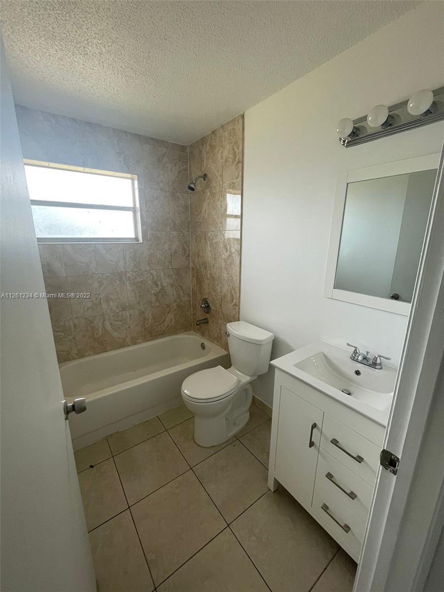 PINE WOOD PK - Residential Lease
