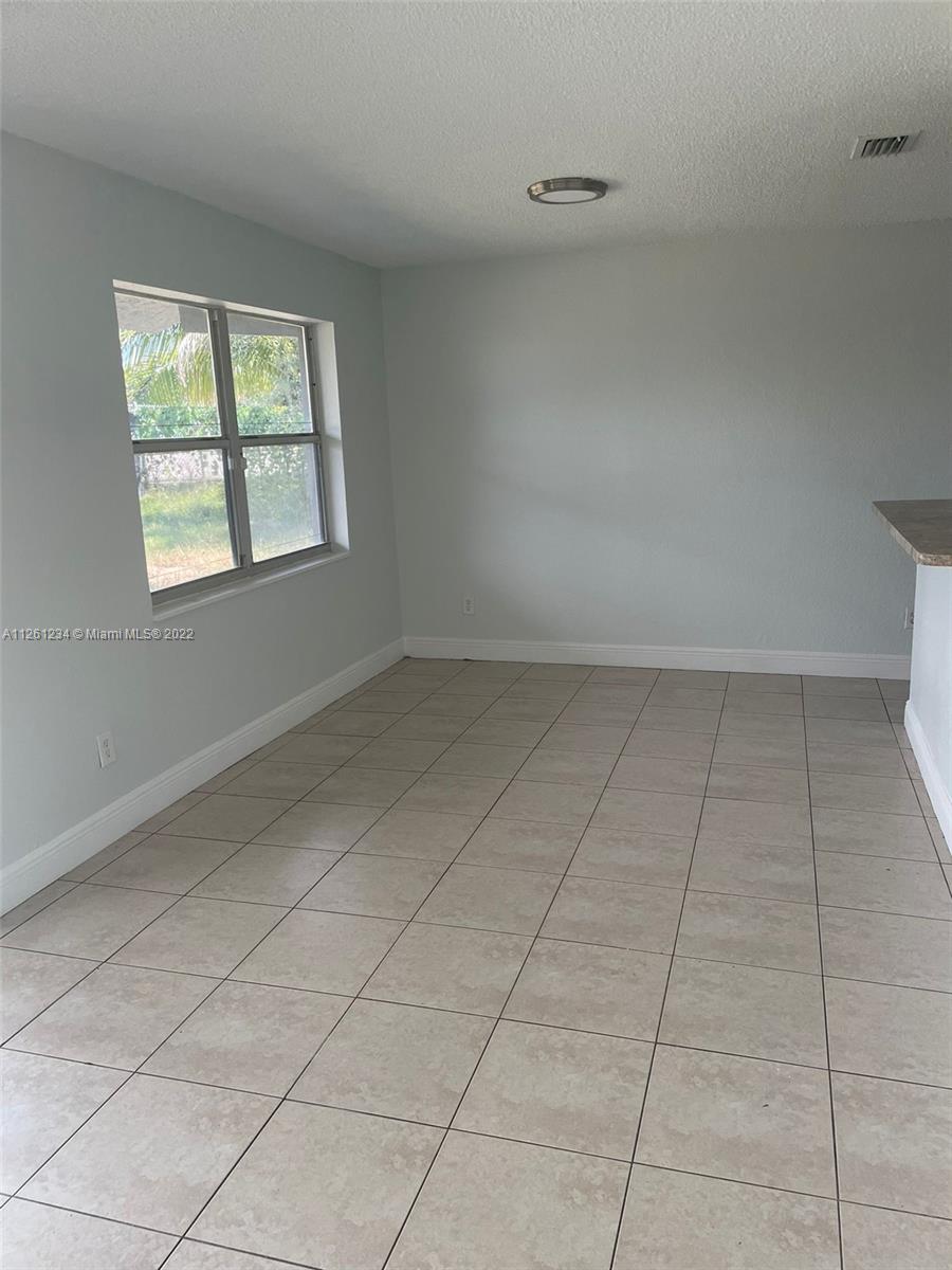 PINE WOOD PK - Residential Lease