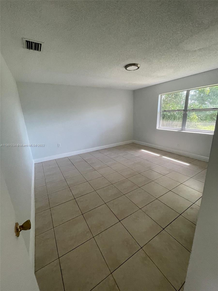 PINE WOOD PK - Residential Lease