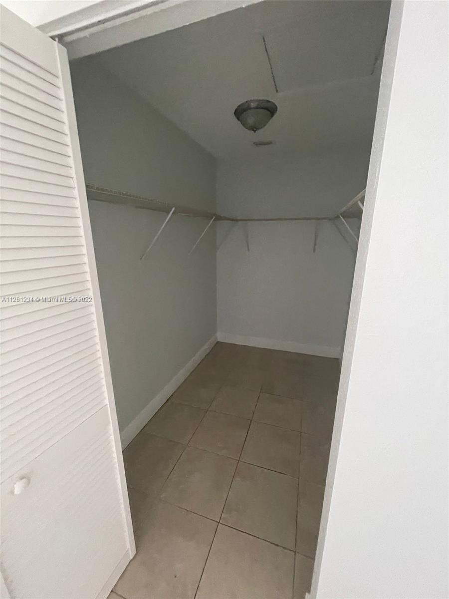 PINE WOOD PK - Residential Lease