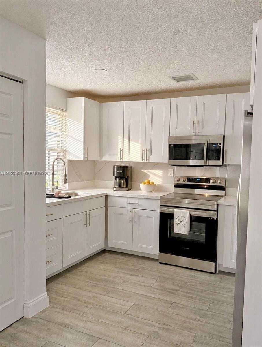 BUENA VISTA GARDENS - Residential Lease