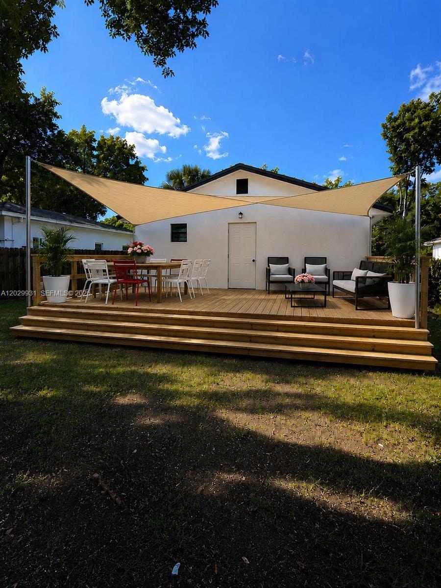BUENA VISTA GARDENS - Residential Lease