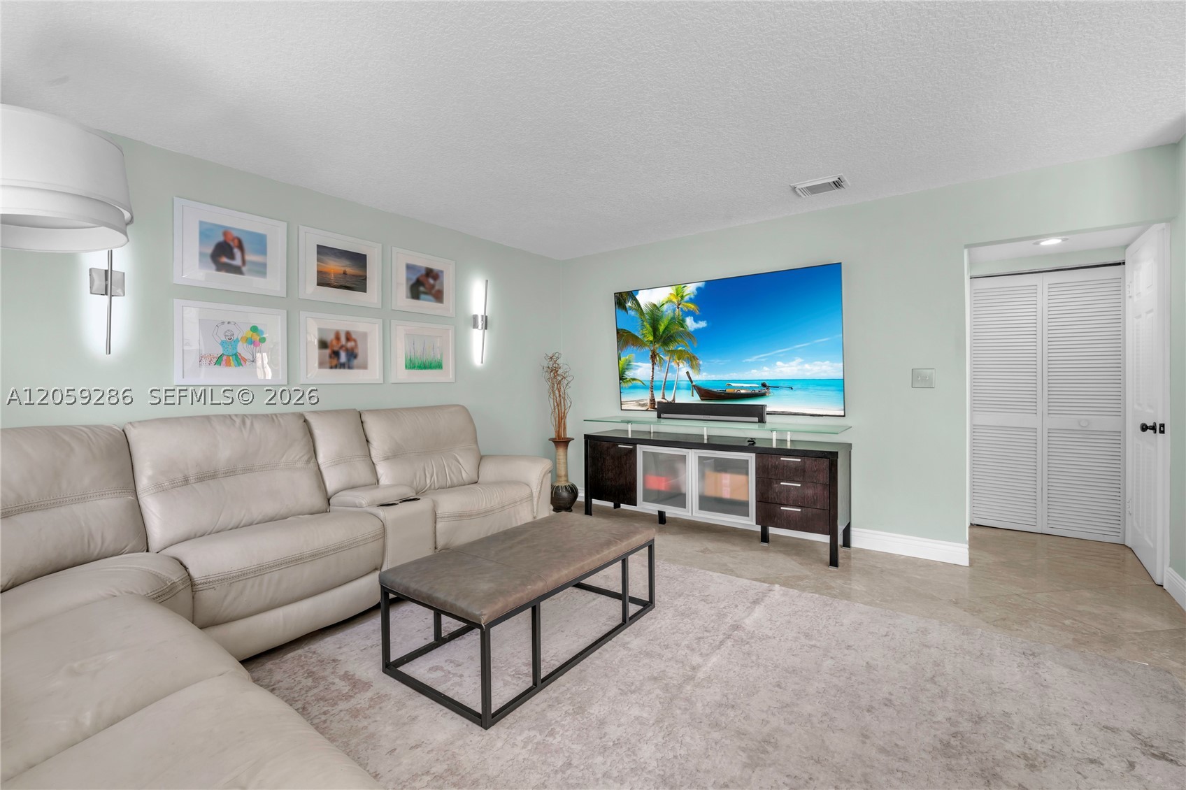 WINSTON PARK - Residential