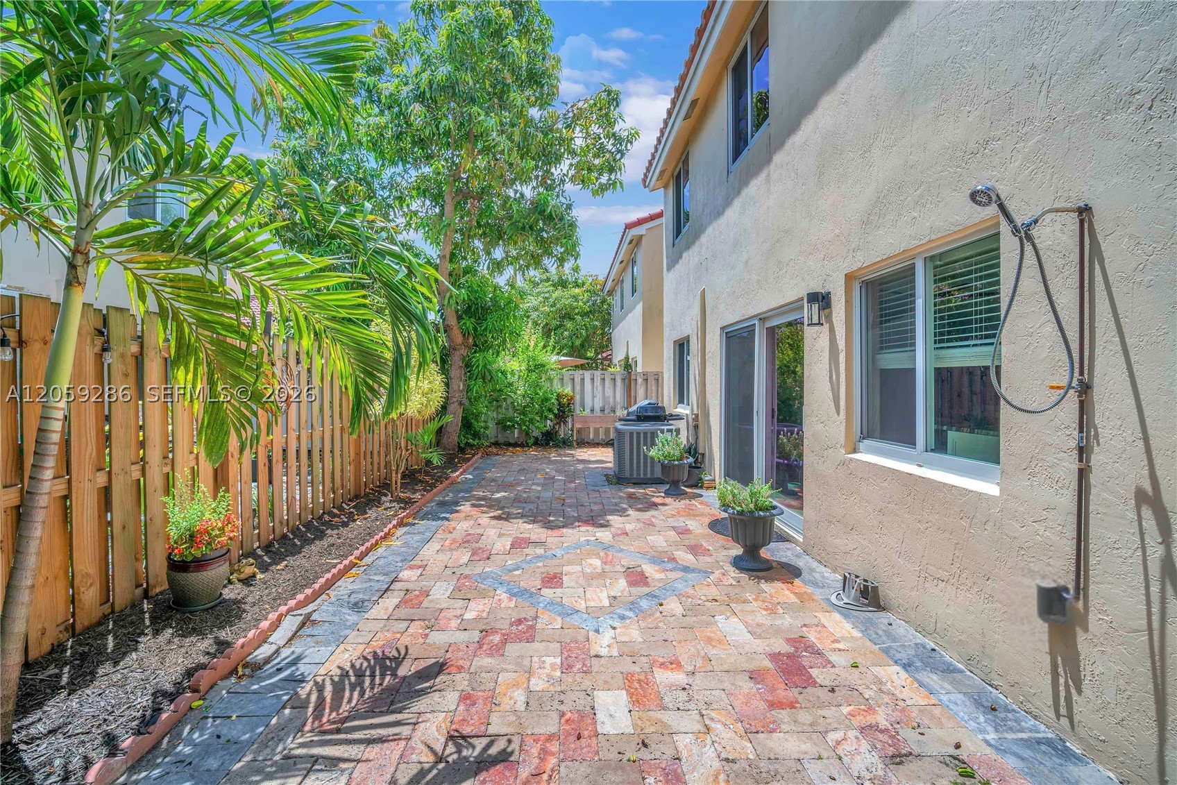 WINSTON PARK - Residential
