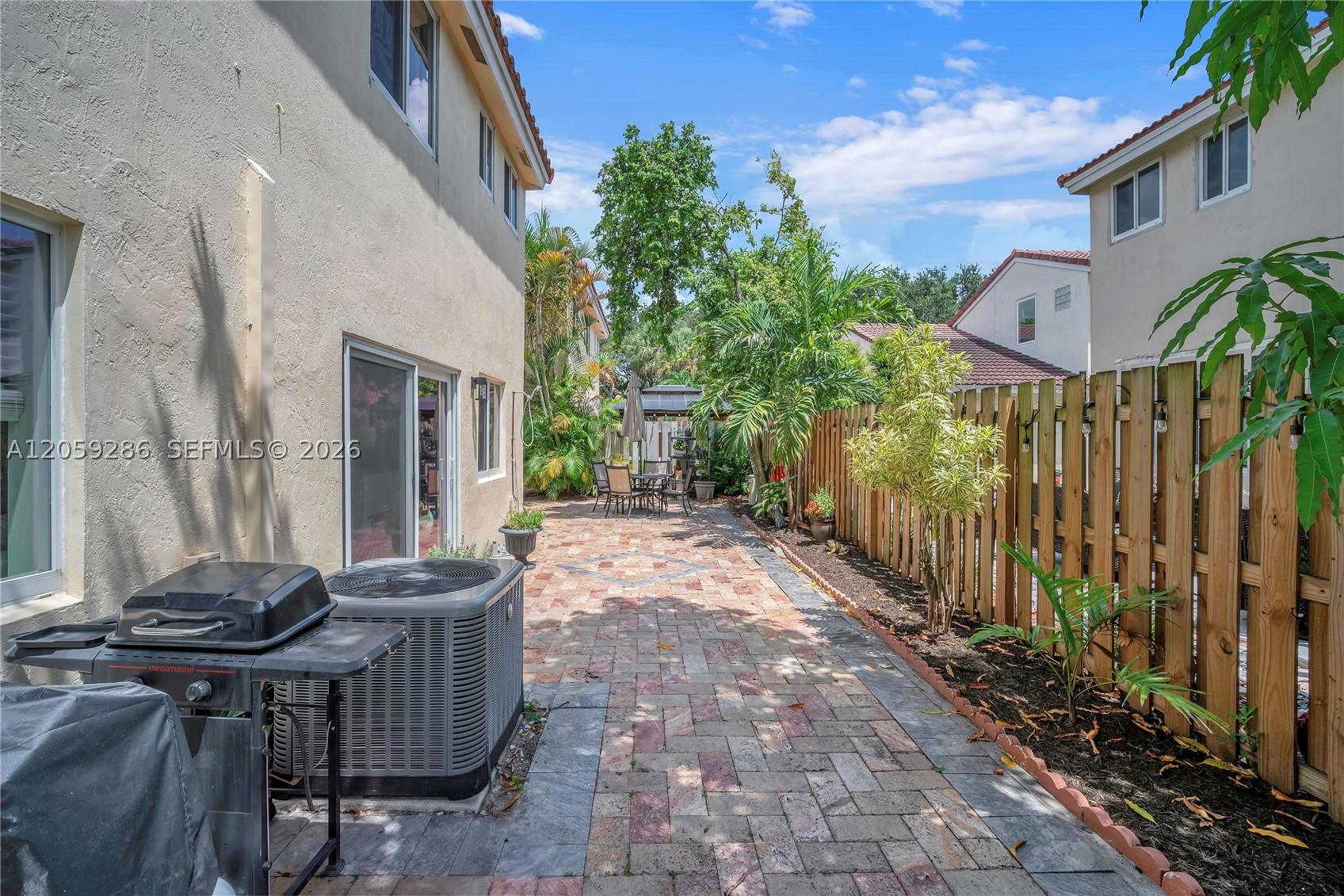 WINSTON PARK - Residential