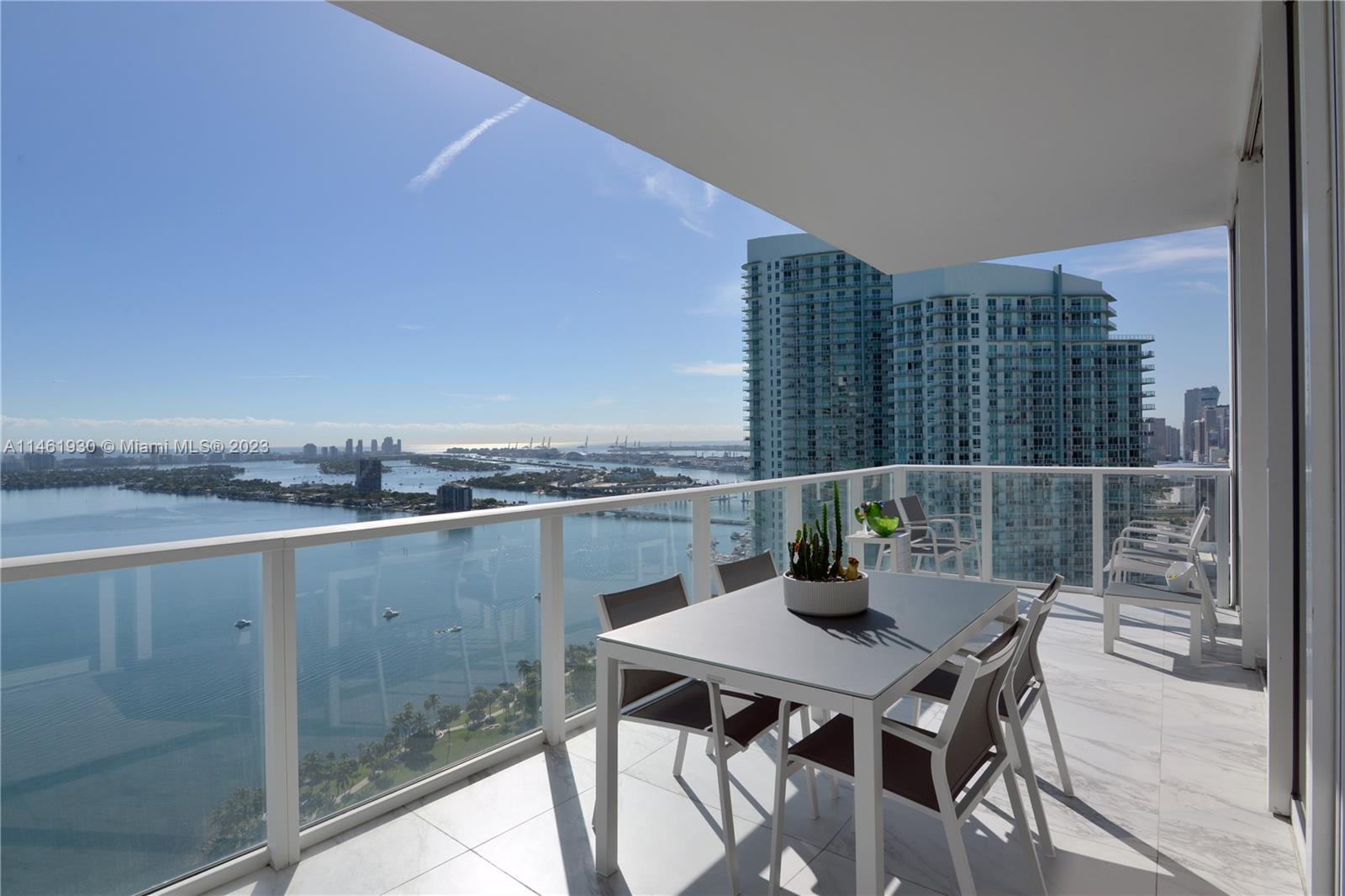 PARAMOUNT BAY CONDO - Residential