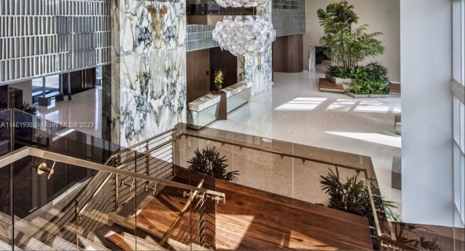 PARAMOUNT BAY CONDO - Residential