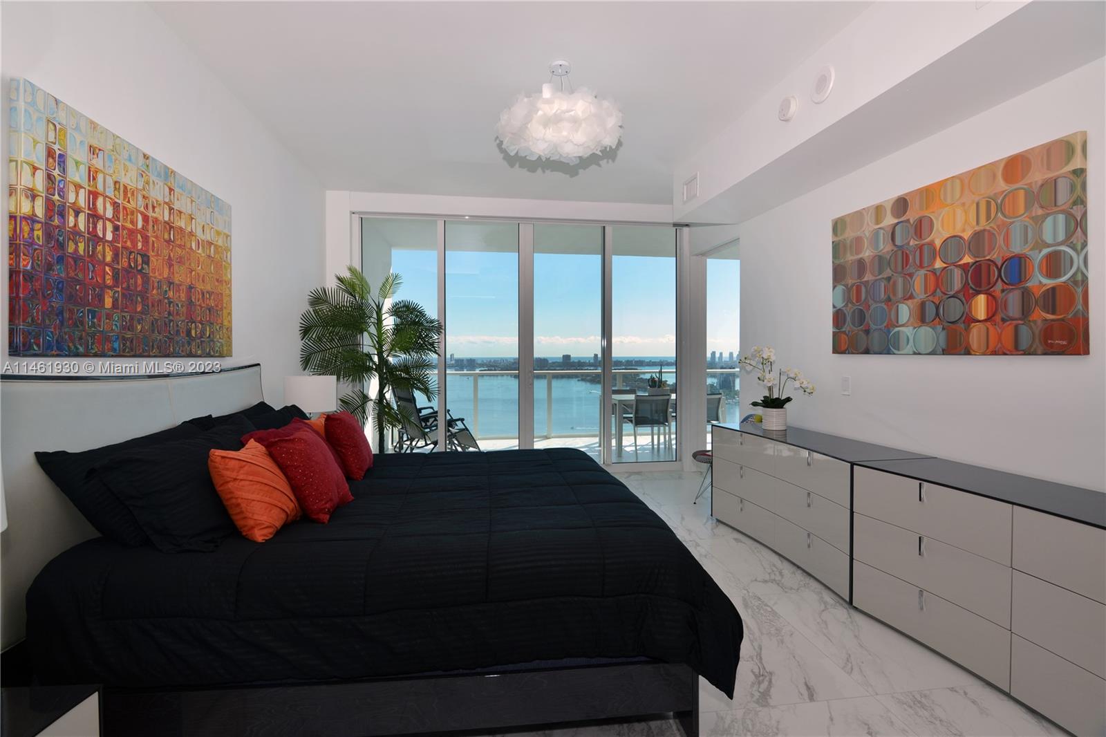 PARAMOUNT BAY CONDO - Residential