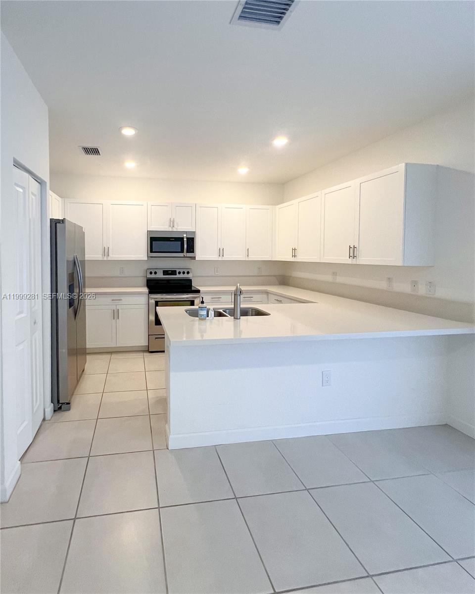 VIA VENTURA NEIGHBORHOOD - Residential