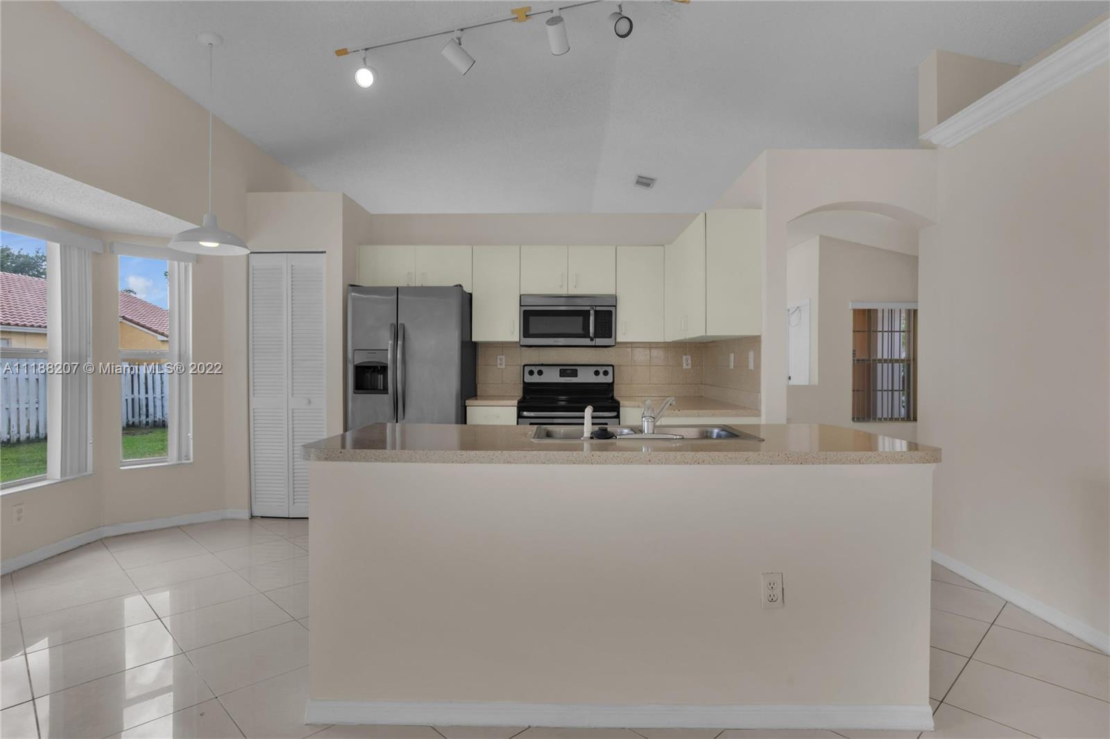 FLAMINGO ESTATES - Residential