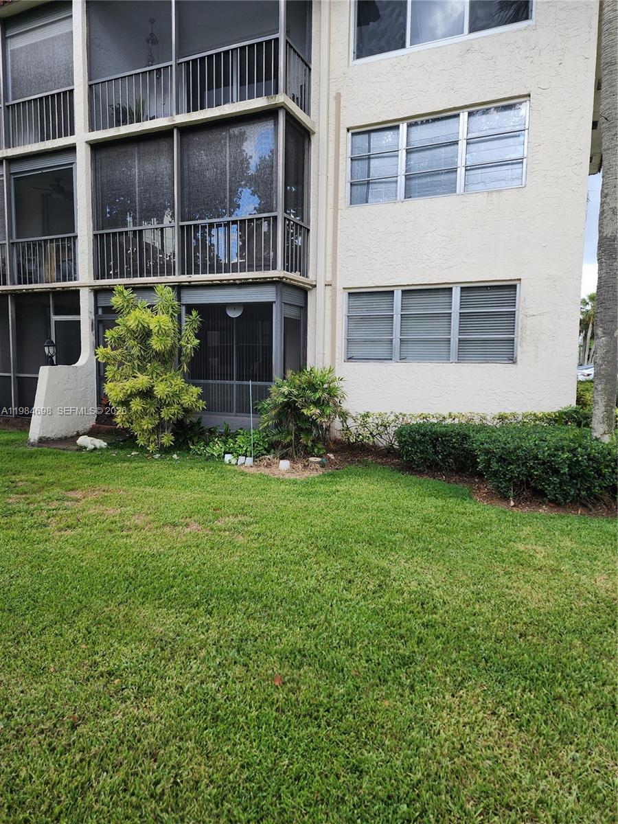 HOLLYBROOK GOLF AND - Residential