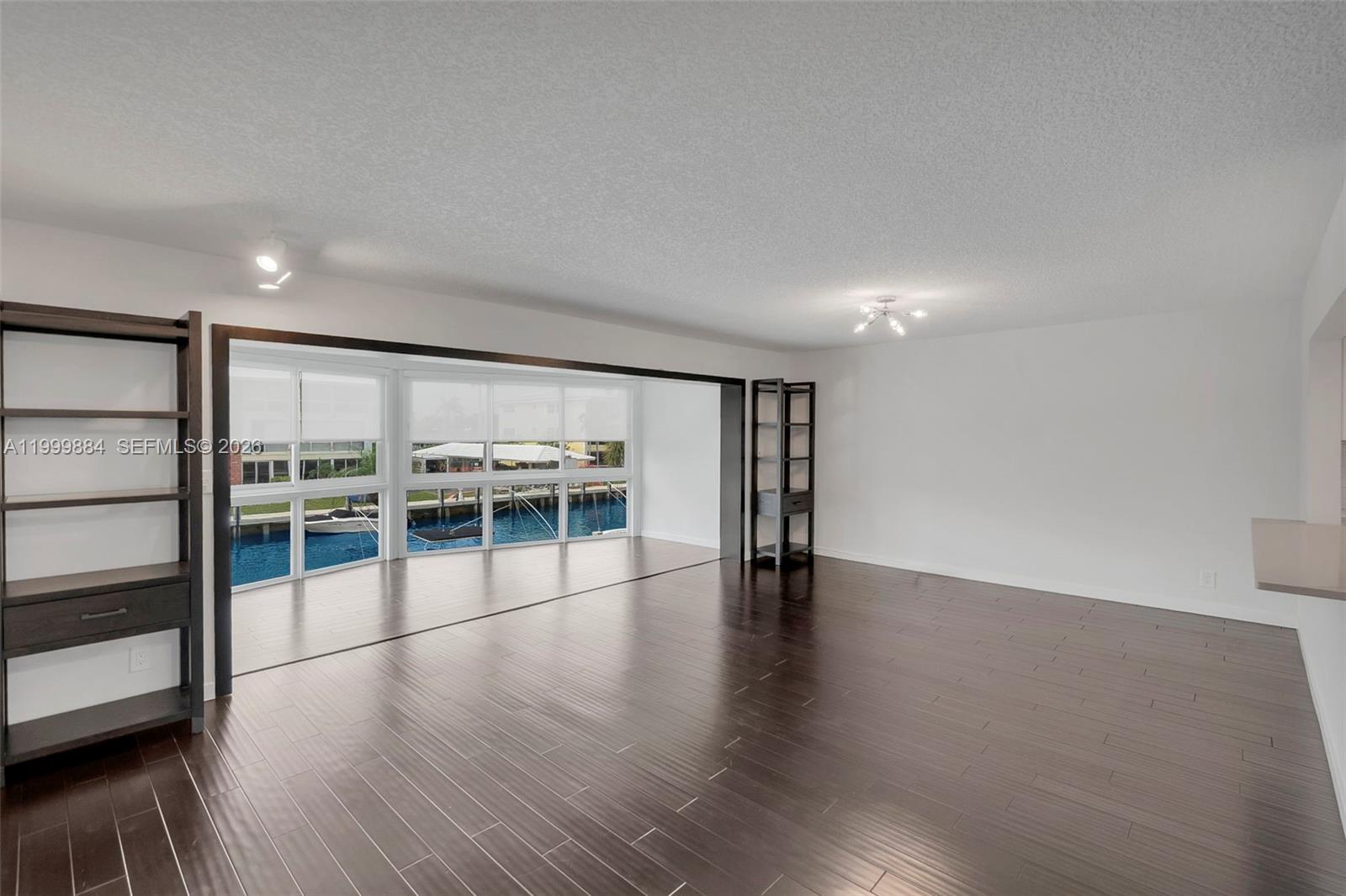 WINDSOR CONDO - Residential