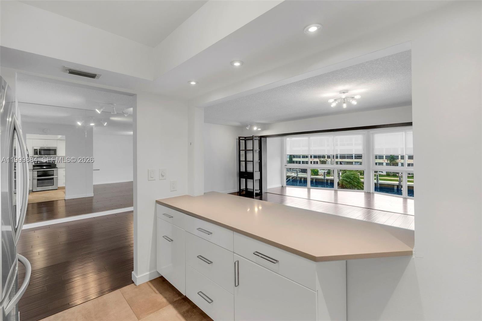 WINDSOR CONDO - Residential