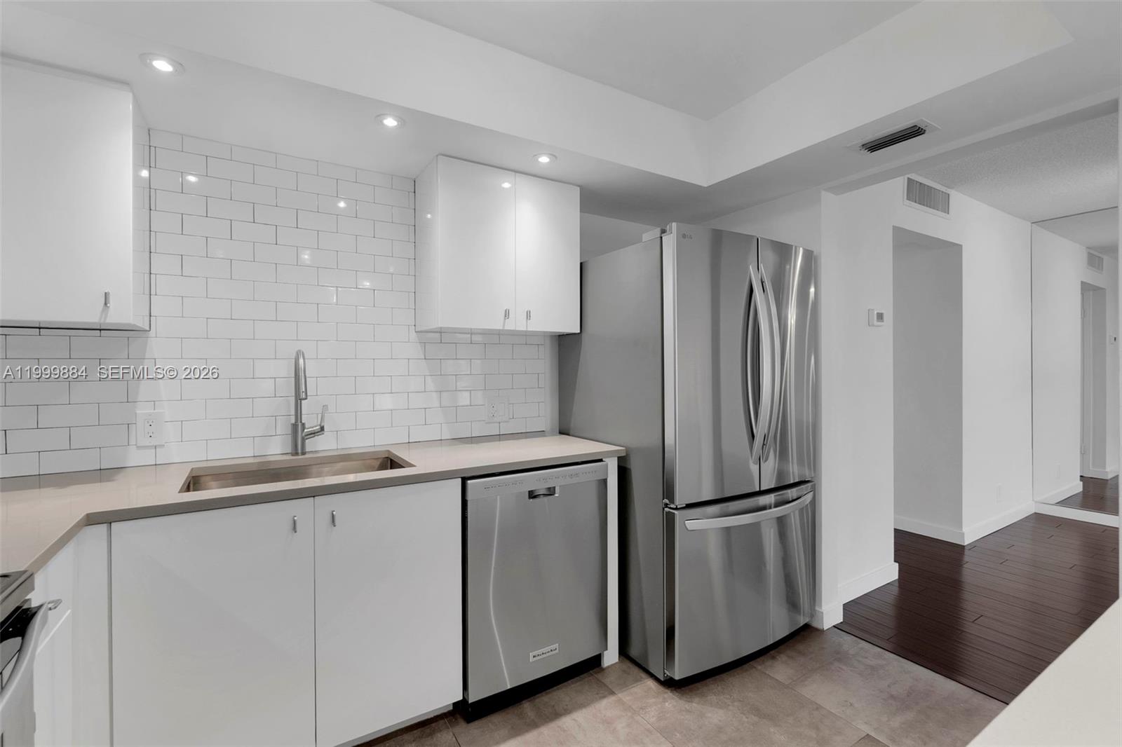 WINDSOR CONDO - Residential