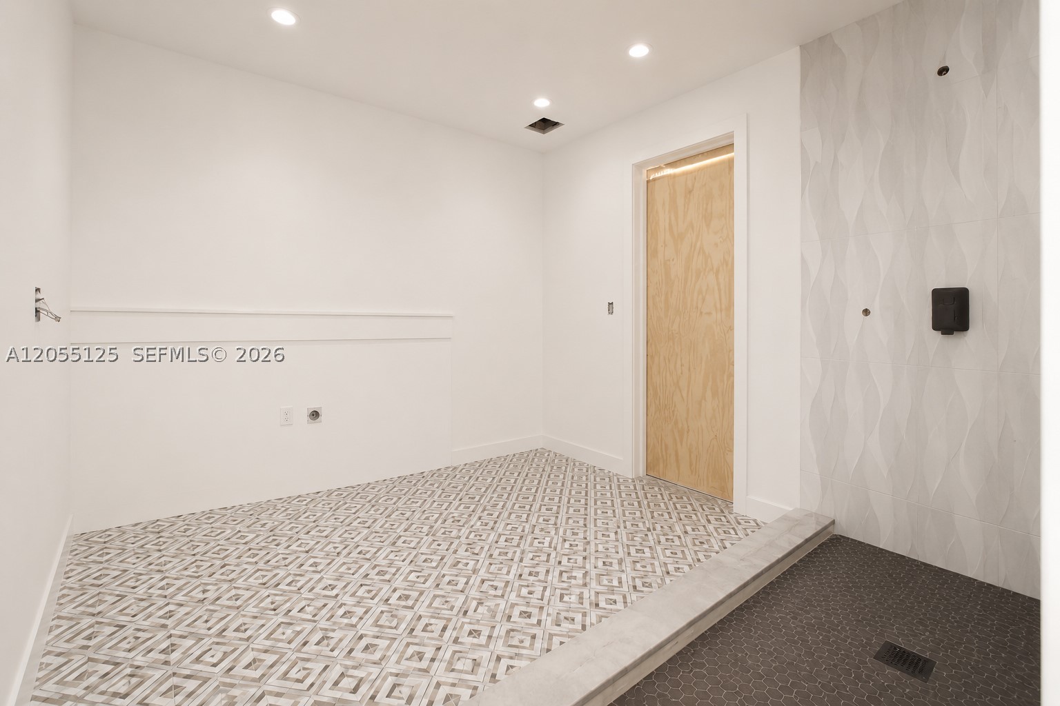 MARAL ESTATES SEC 3 - Residential