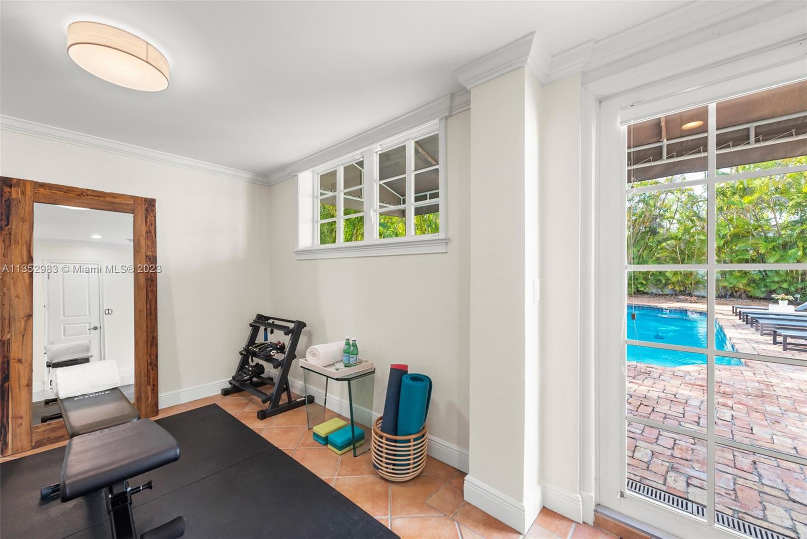 C GABLES COUNTRY CLUB SEC - Residential