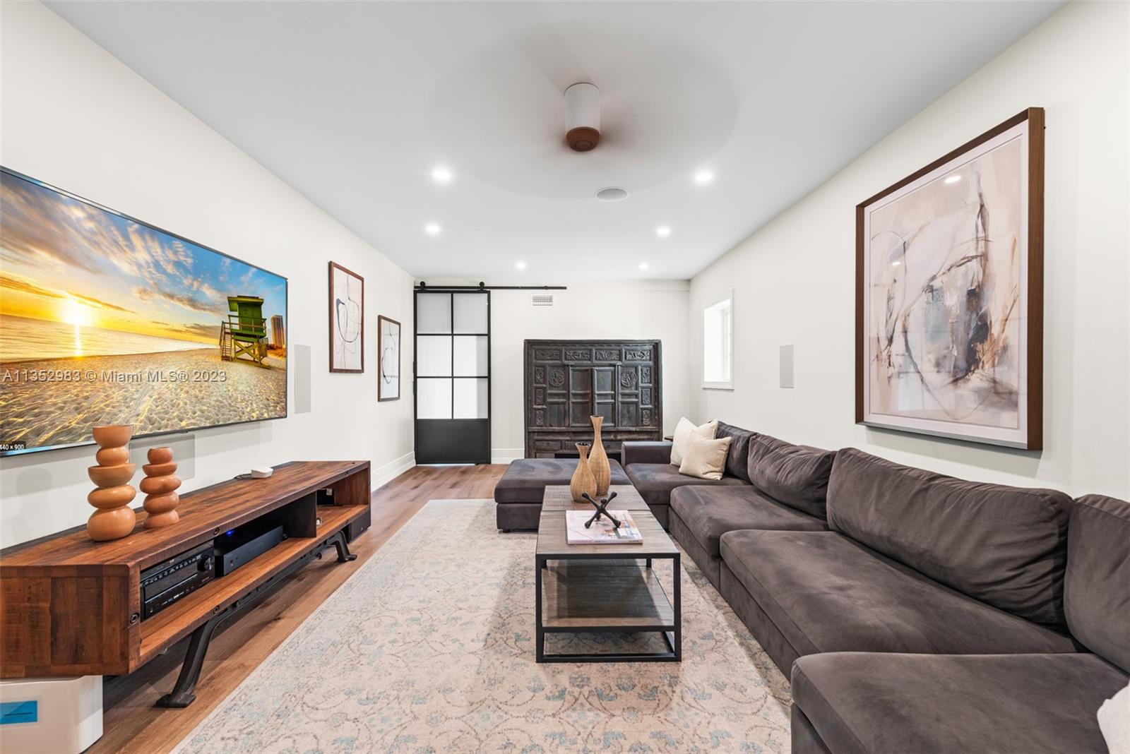 C GABLES COUNTRY CLUB SEC - Residential