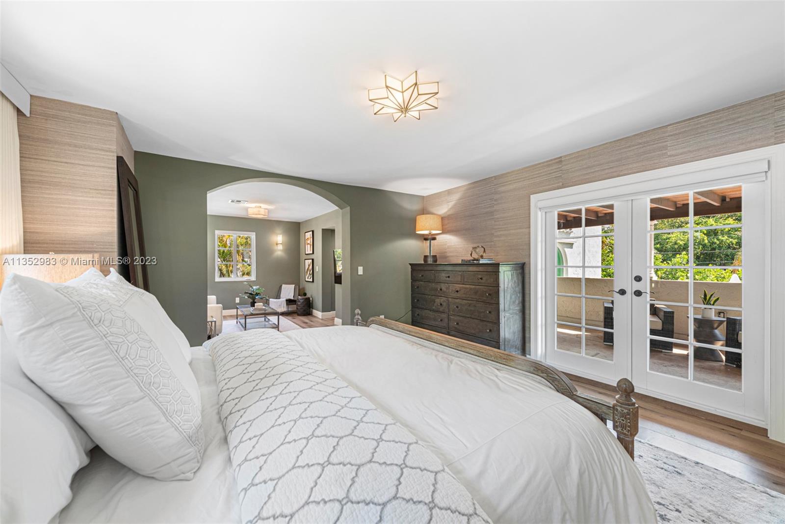 C GABLES COUNTRY CLUB SEC - Residential